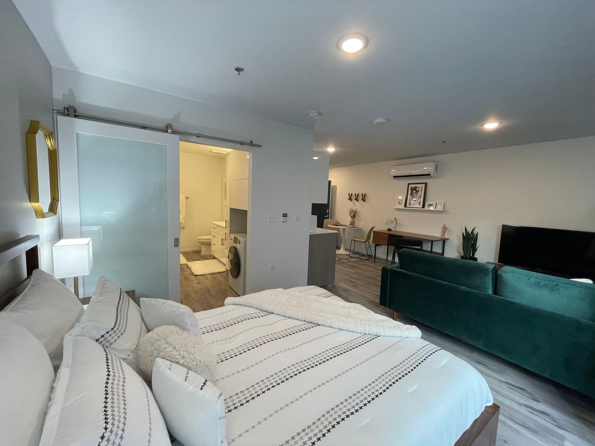 shareDOWNTOWN Opens New Fremont East Apartment