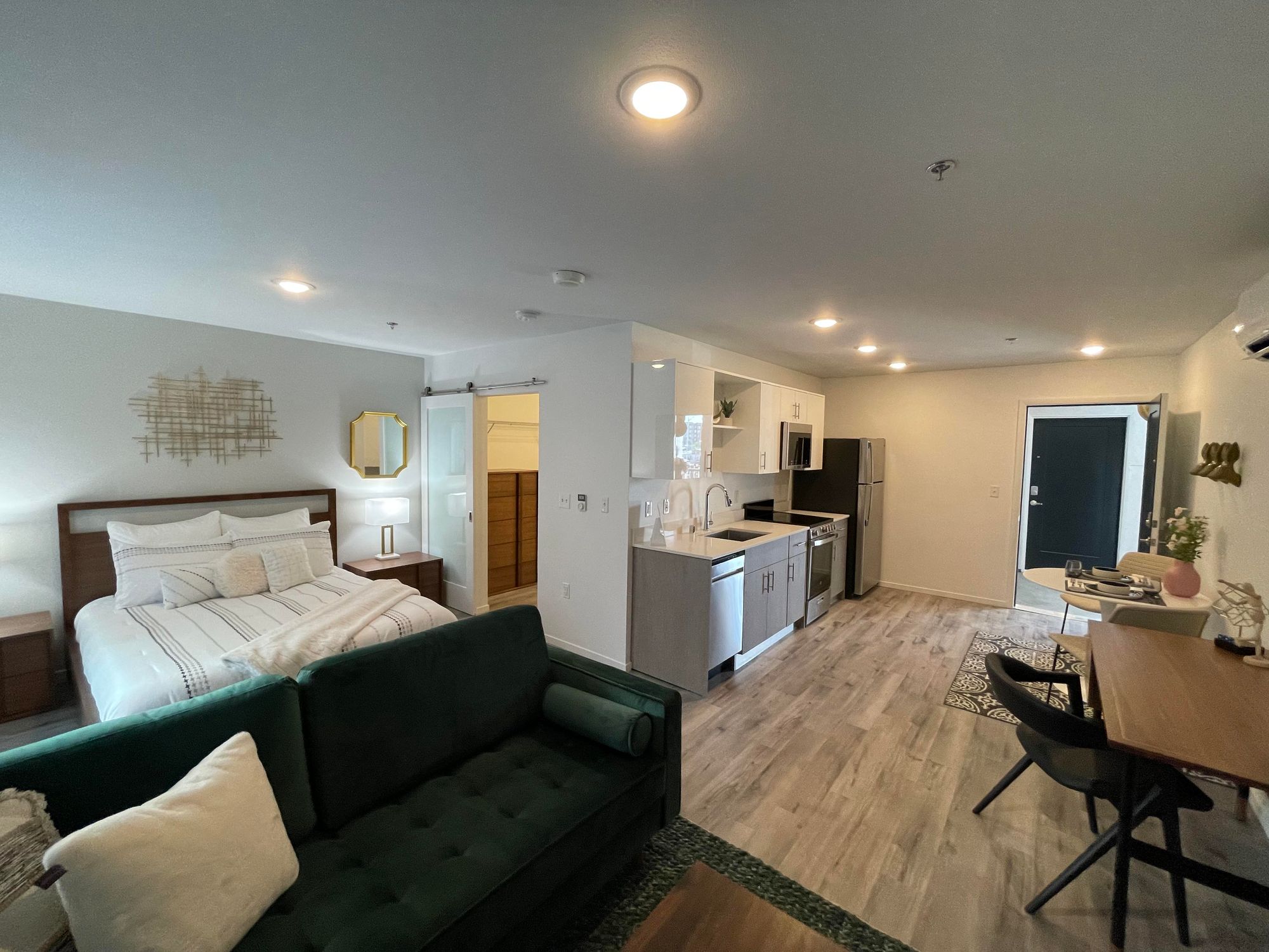 shareDOWNTOWN Opens New Fremont East Apartment